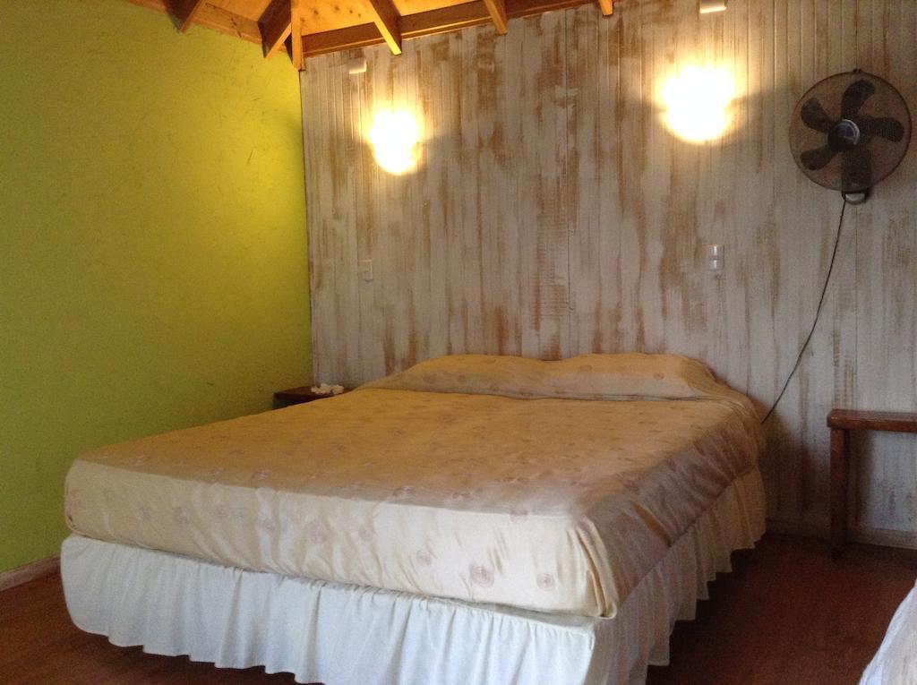 Mahia Hotel & Resto Ханга Роа Екстериор снимка